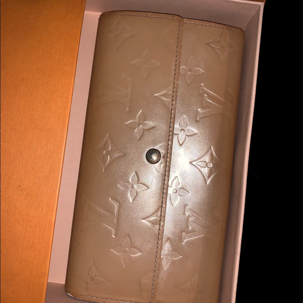 AUTHENTICATED Louis Vuitton long wallet - Picture 6 of 16